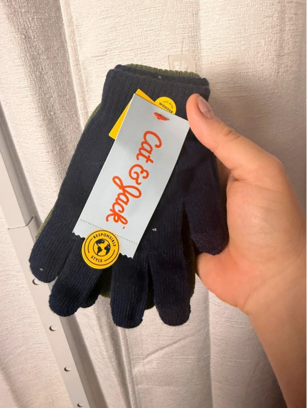 Cat and Jack kids gloves